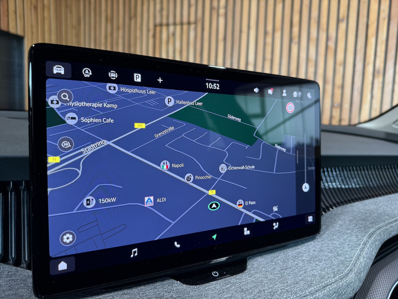 Fahrzeugabbildung SKODA Superb Combi TDI DSG n.Modell *Navi*Kam*AHK*LED*