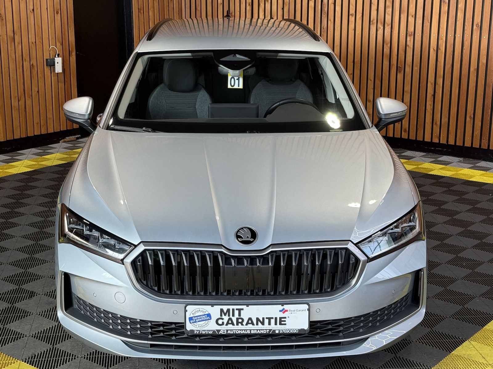 Fahrzeugabbildung SKODA Superb Combi TDI DSG n.Modell *Navi*Kam*AHK*LED*