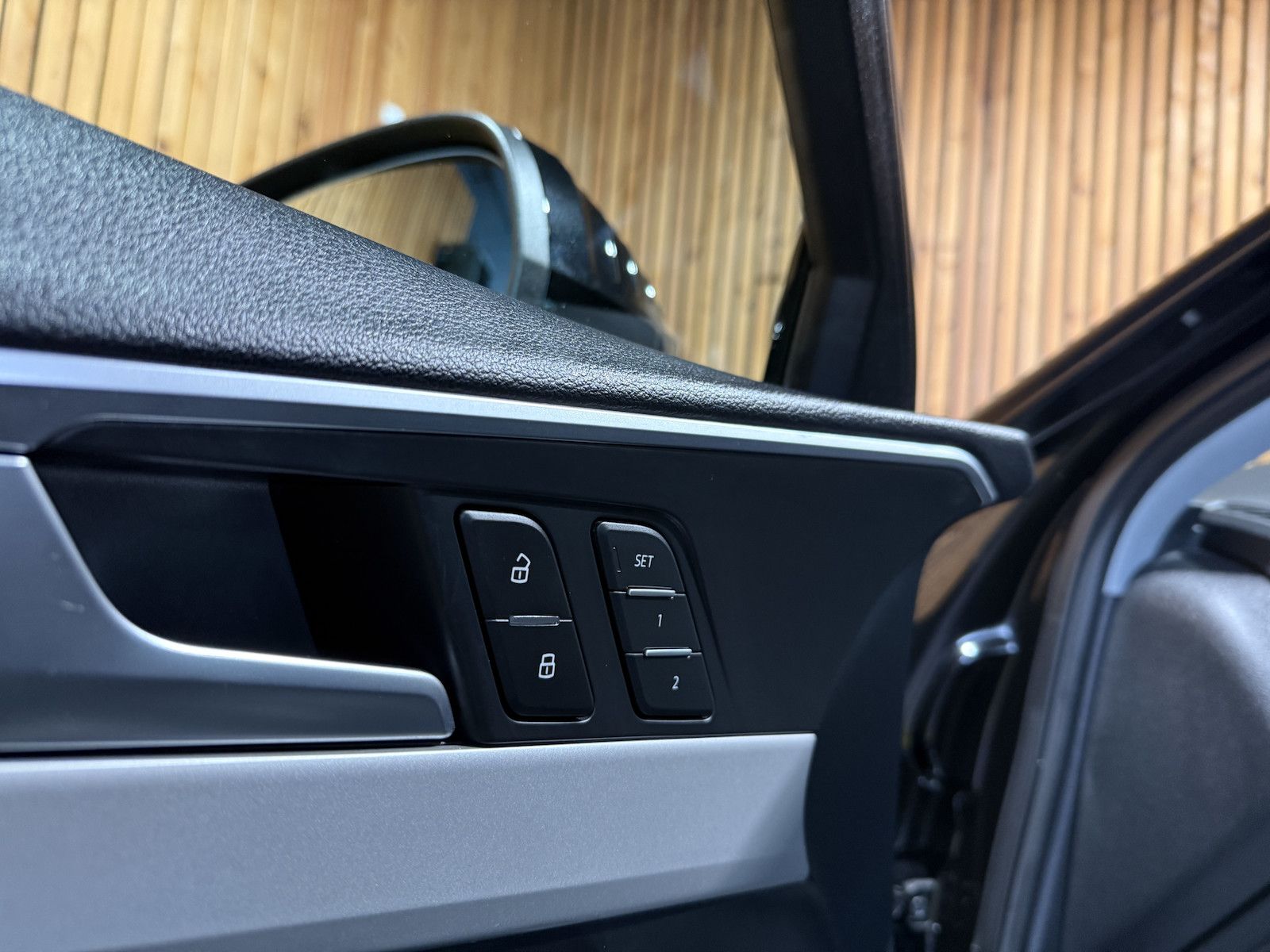 Fahrzeugabbildung Audi A4 Avant adv. 35 TFSI Aut Navi*Kam*Virtual*Leder