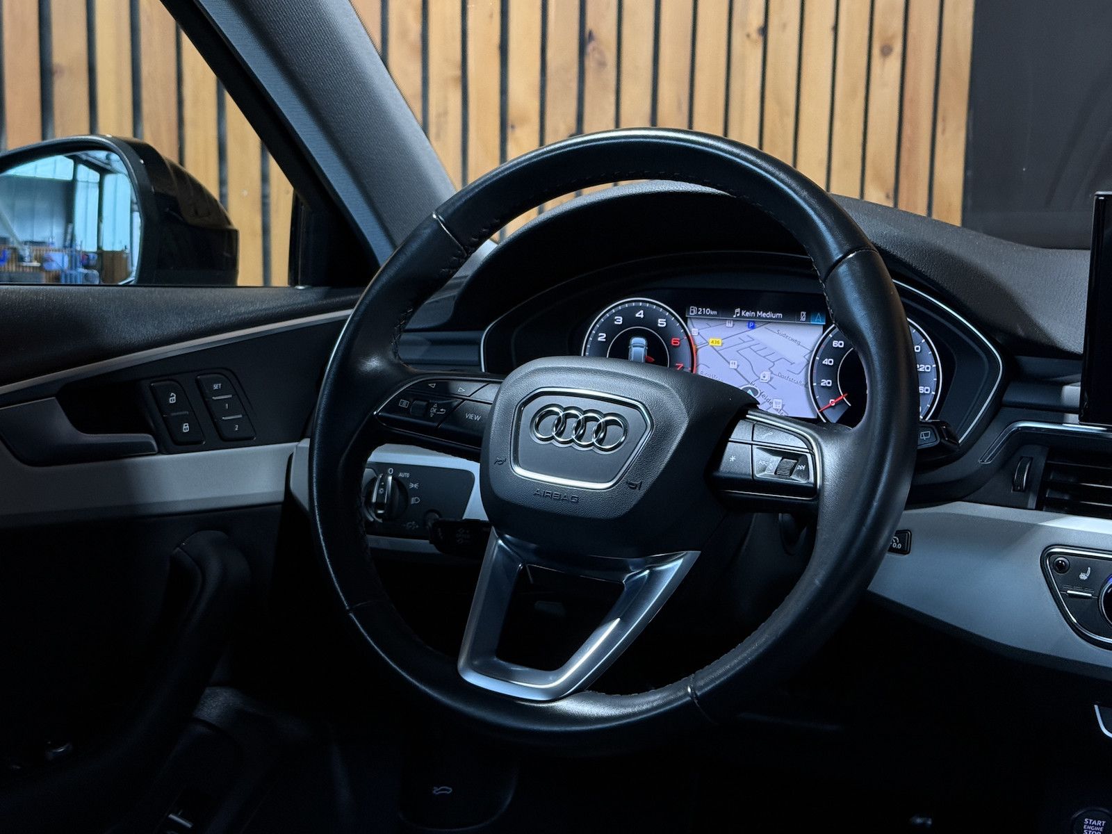 Fahrzeugabbildung Audi A4 Avant adv. 35 TFSI Aut Navi*Kam*Virtual*Leder