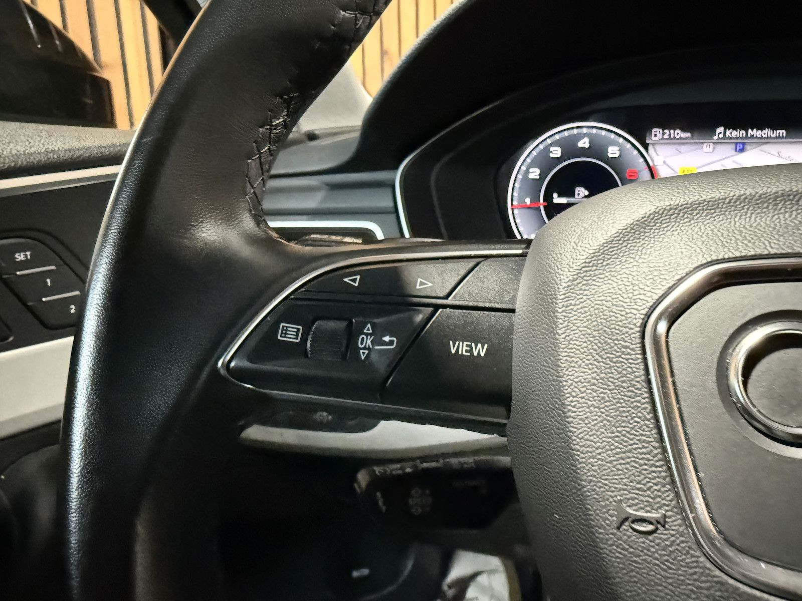 Fahrzeugabbildung Audi A4 Avant adv. 35 TFSI Aut Navi*Kam*Virtual*Leder