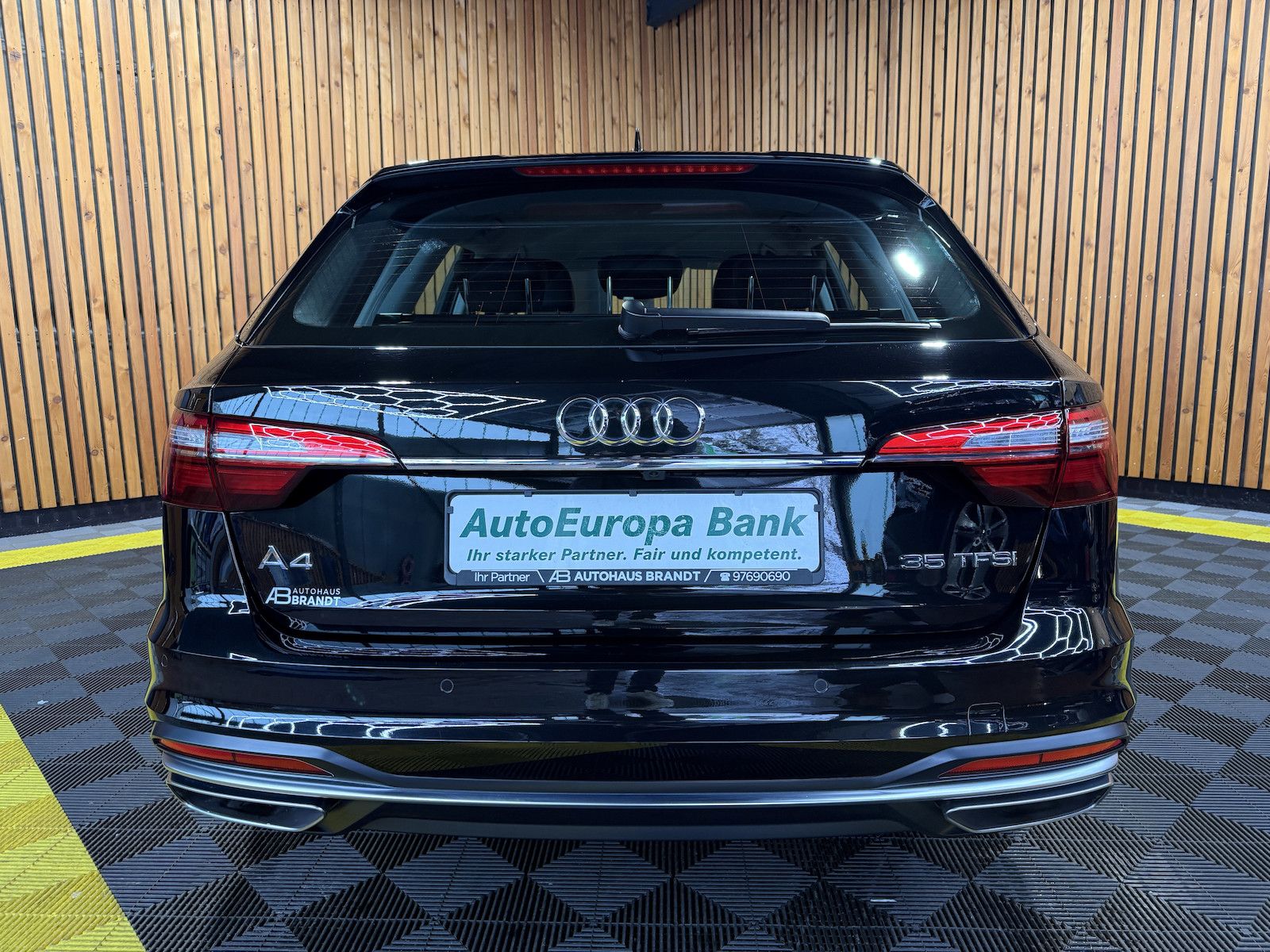 Fahrzeugabbildung Audi A4 Avant adv. 35 TFSI Aut Navi*Kam*Virtual*Leder