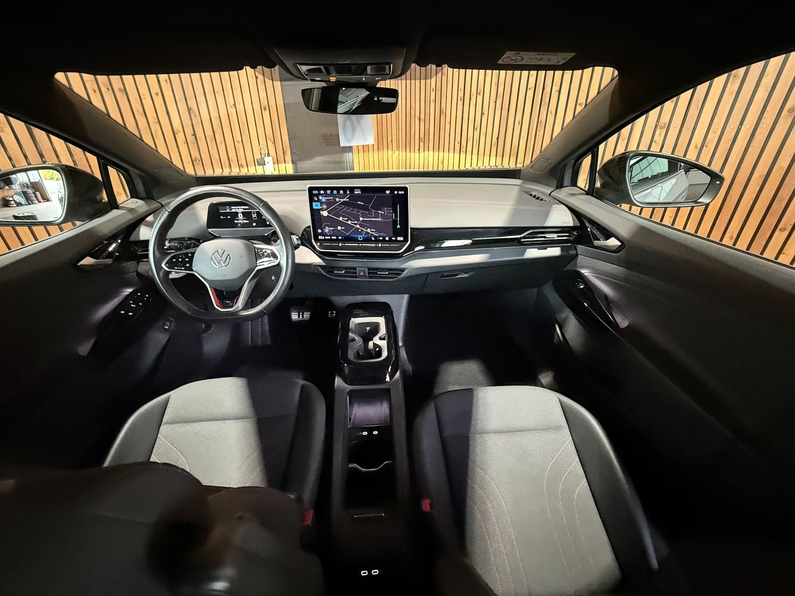 Fahrzeugabbildung Volkswagen ID.4 GTX 4M *Navi*ACC*Matrix*Keyless*AreaView*