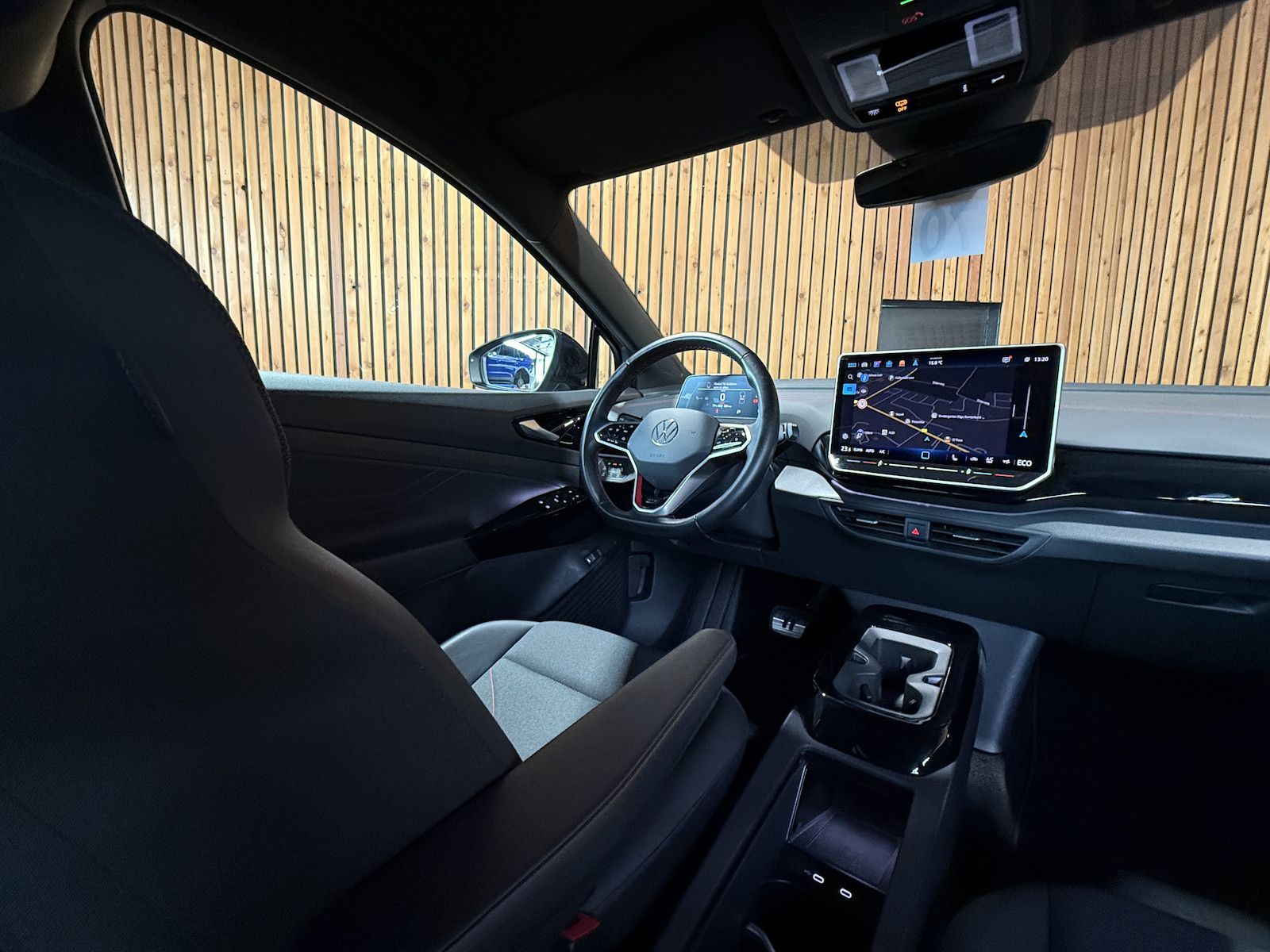 Fahrzeugabbildung Volkswagen ID.4 GTX 4M *Navi*ACC*Matrix*Keyless*AreaView*