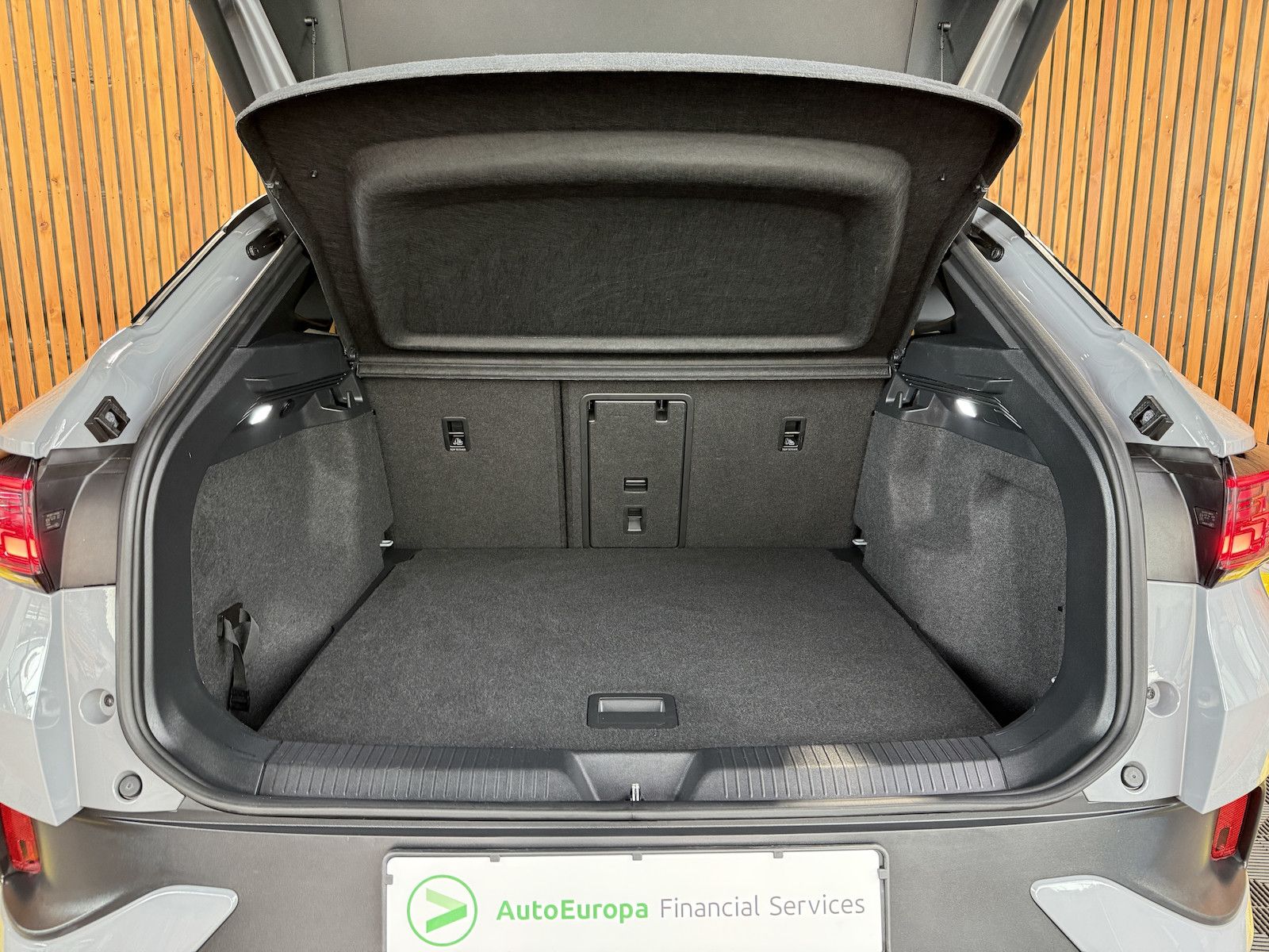 Fahrzeugabbildung Volkswagen ID.4 GTX 4M *Navi*ACC*Matrix*Keyless*AreaView*