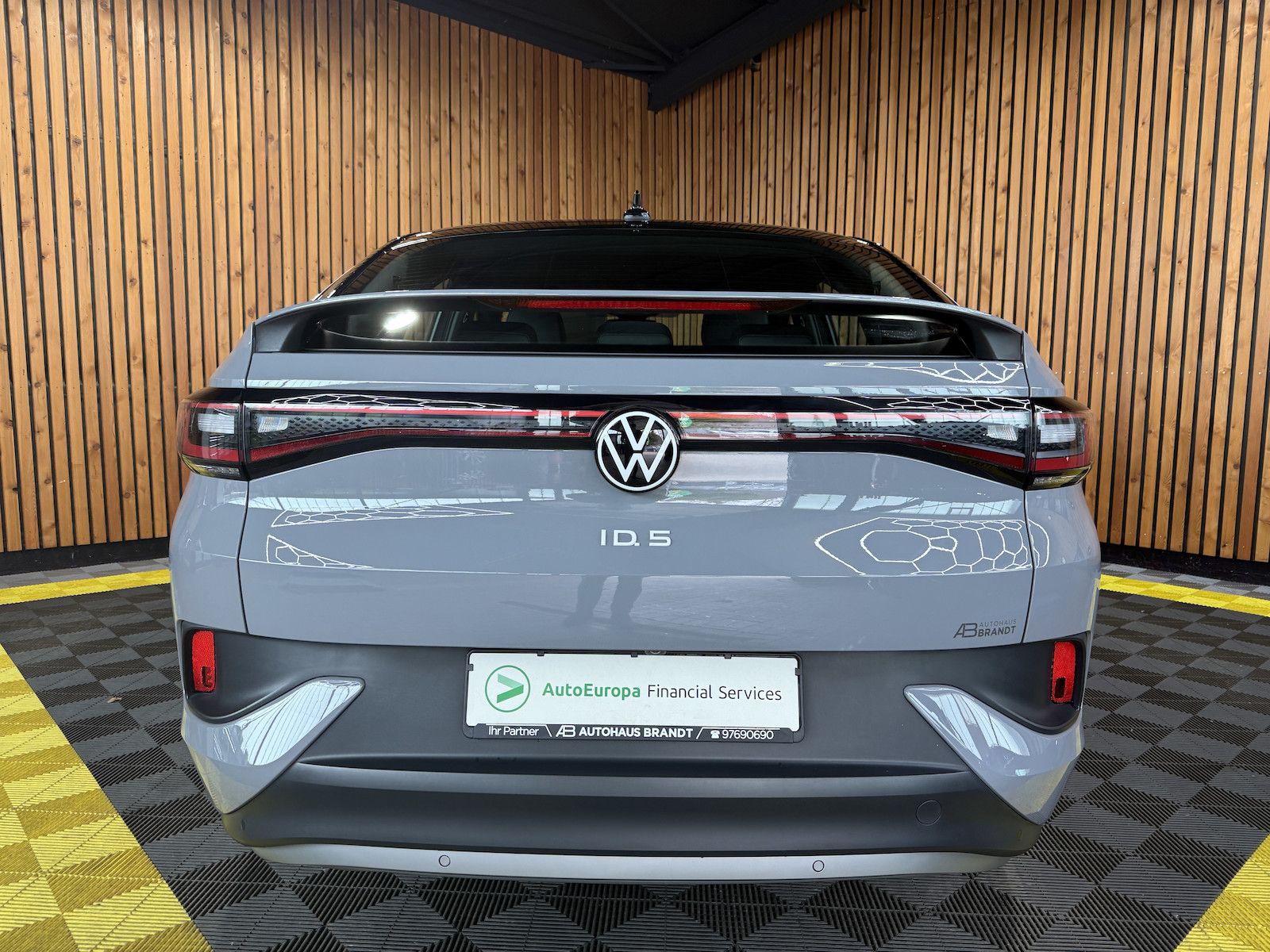 Fahrzeugabbildung Volkswagen ID.5 Pro Navi Pro *Navi*ACC*LED*Wärmepumpe*Kam*