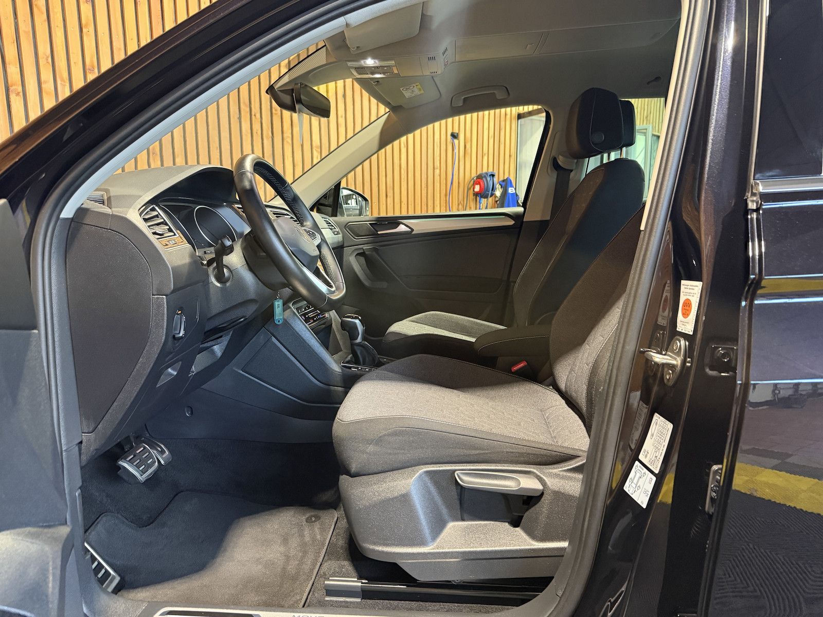 Fahrzeugabbildung Volkswagen Tiguan 1,5 TSI Move DSG *Navi*ACC*Kam*LED*AHK