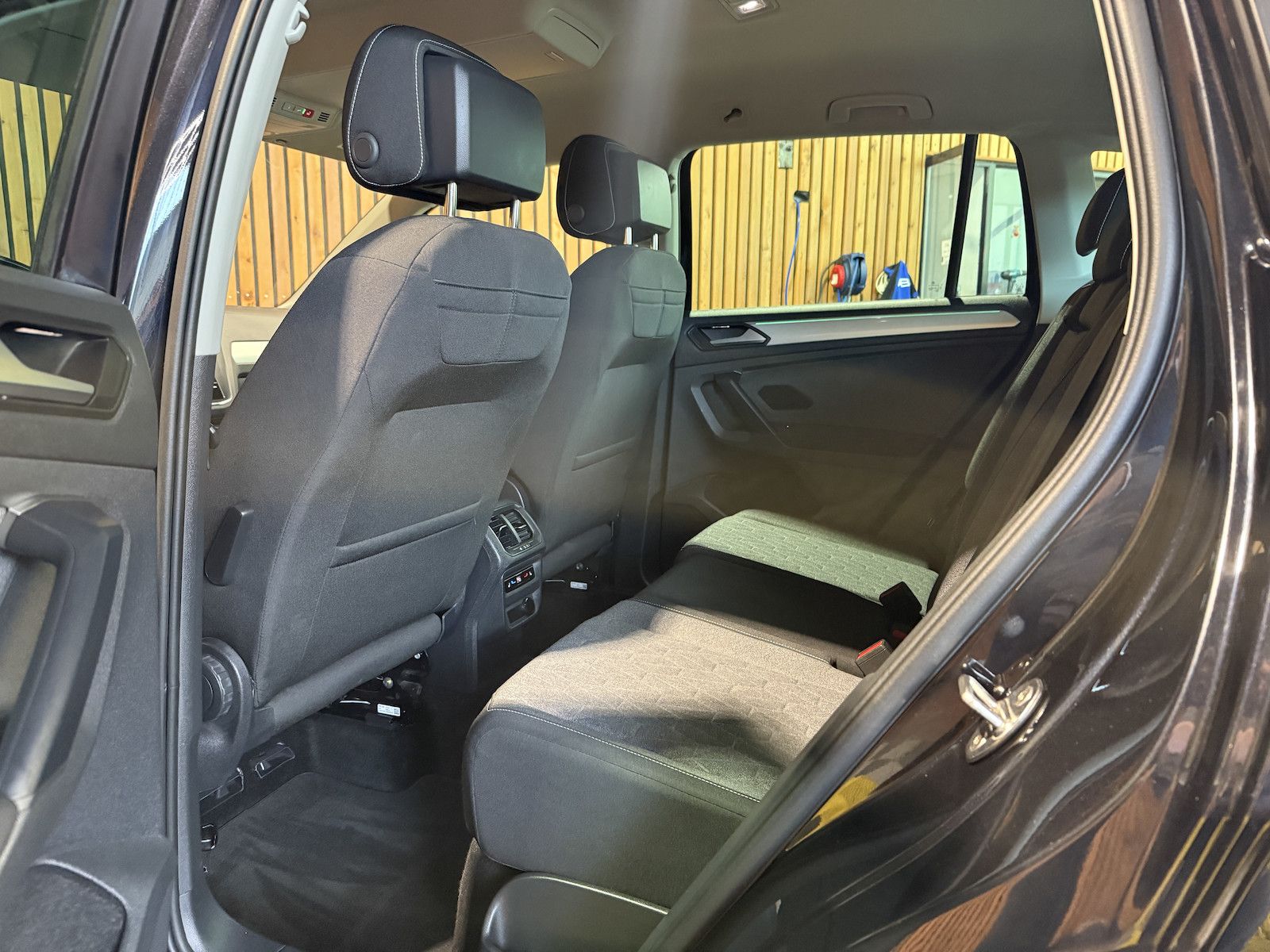 Fahrzeugabbildung Volkswagen Tiguan 1,5 TSI Move DSG *Navi*ACC*Kam*LED*AHK