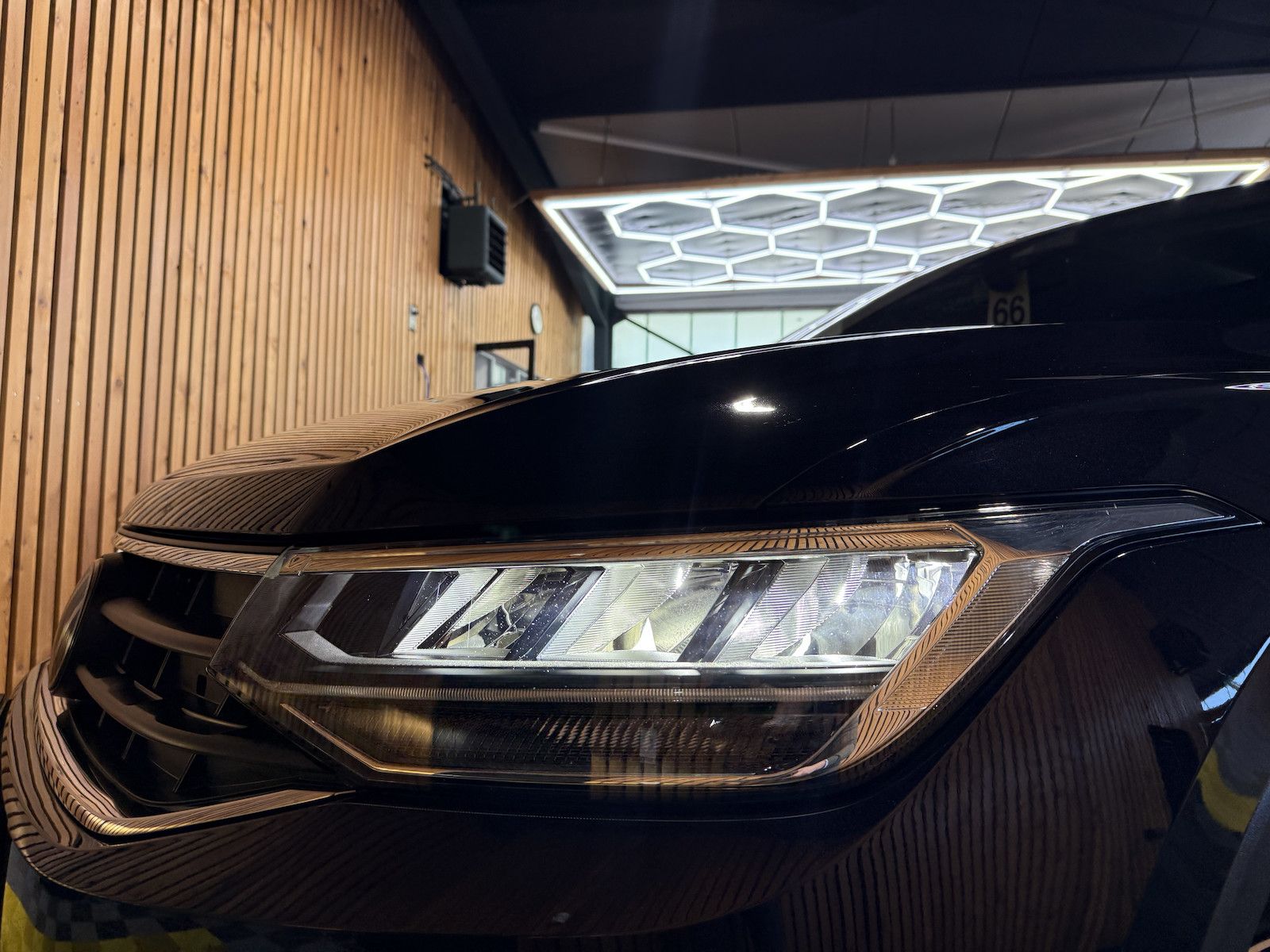 Fahrzeugabbildung Volkswagen Tiguan 1,5 TSI Move DSG *Navi*ACC*Kam*LED*AHK