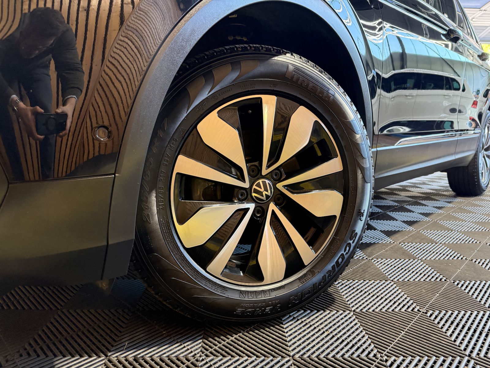 Fahrzeugabbildung Volkswagen Tiguan 1,5 TSI Move DSG *Navi*ACC*Kam*LED*AHK
