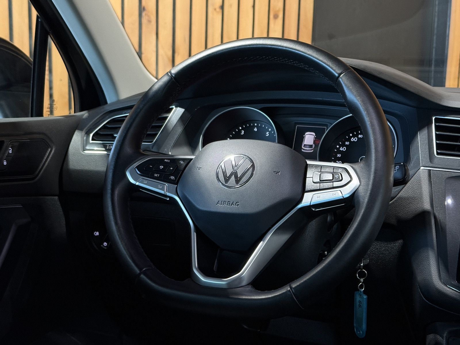 Fahrzeugabbildung Volkswagen Tiguan 1,5 TSI Move DSG *Navi*ACC*Kam*LED*AHK