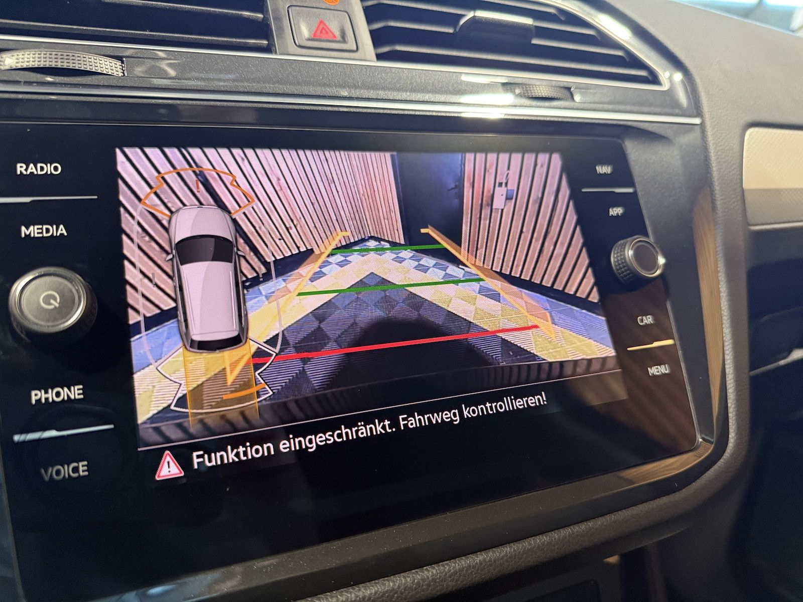 Fahrzeugabbildung Volkswagen Tiguan 1,5 TSI Move DSG *Navi*ACC*Kam*LED*AHK