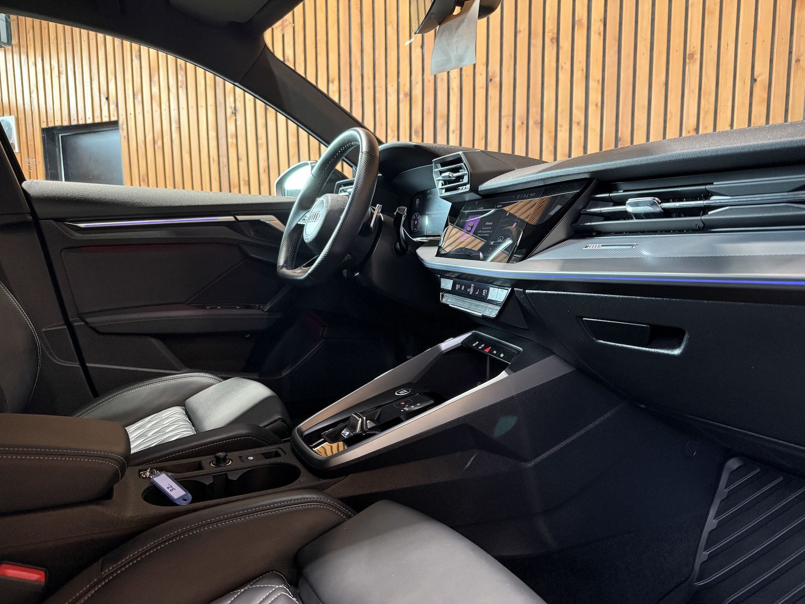 Fahrzeugabbildung Audi A3 Sportback Edition one 2,0 TDI *Navi*Virtual*