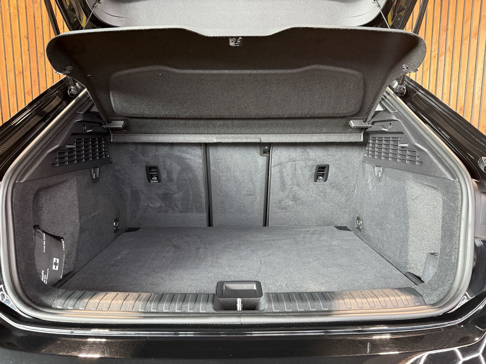 Fahrzeugabbildung Audi A3 Sportback Edition one 2,0 TDI *Navi*Virtual*