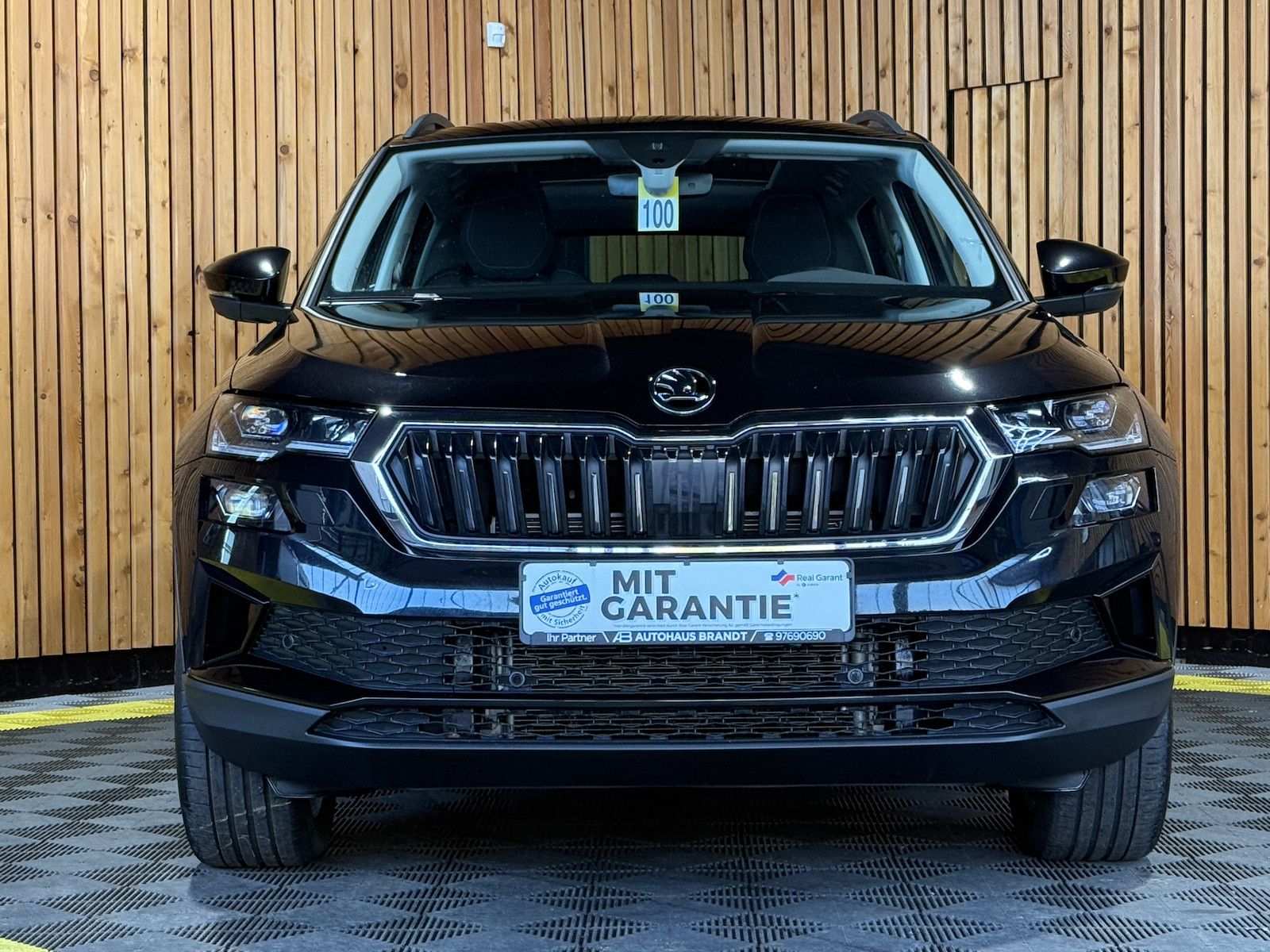 Fahrzeugabbildung SKODA Karoq 2,0 TDI 4x4 DSG *Navi*AHK*Matrix*Kam*Pano
