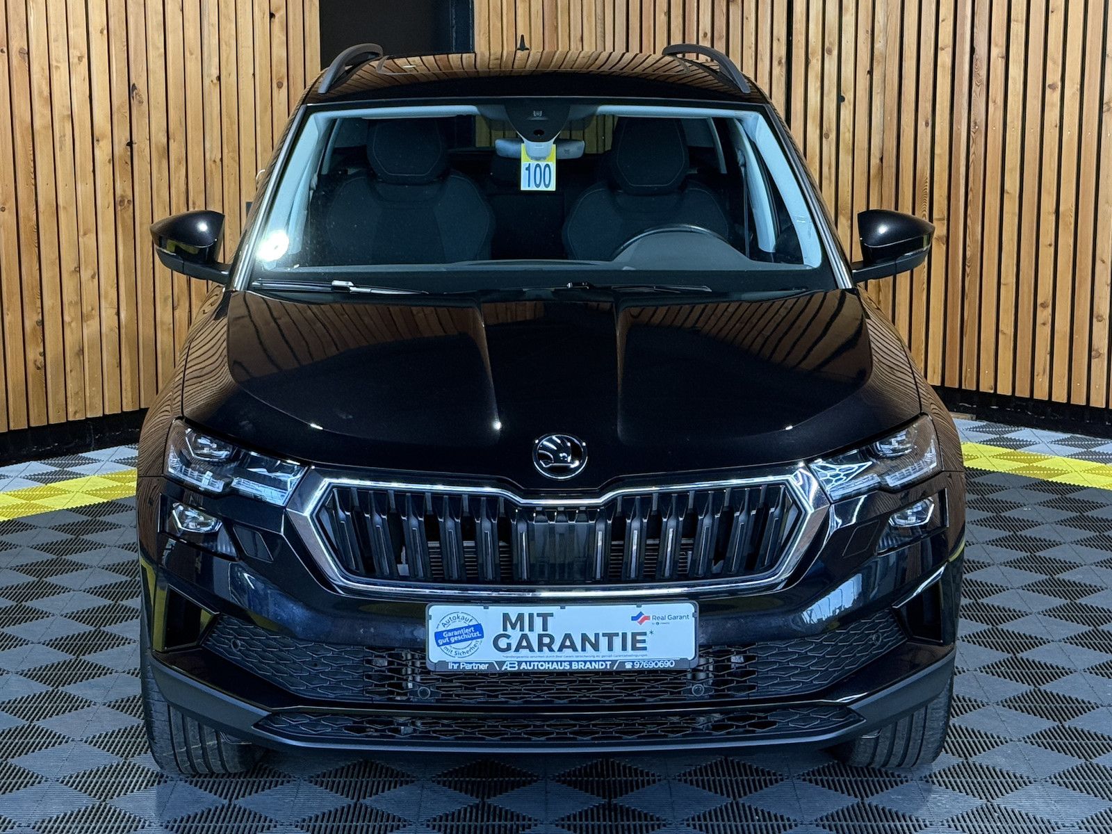 Fahrzeugabbildung SKODA Karoq 2,0 TDI 4x4 DSG *Navi*AHK*Matrix*Kam*Pano