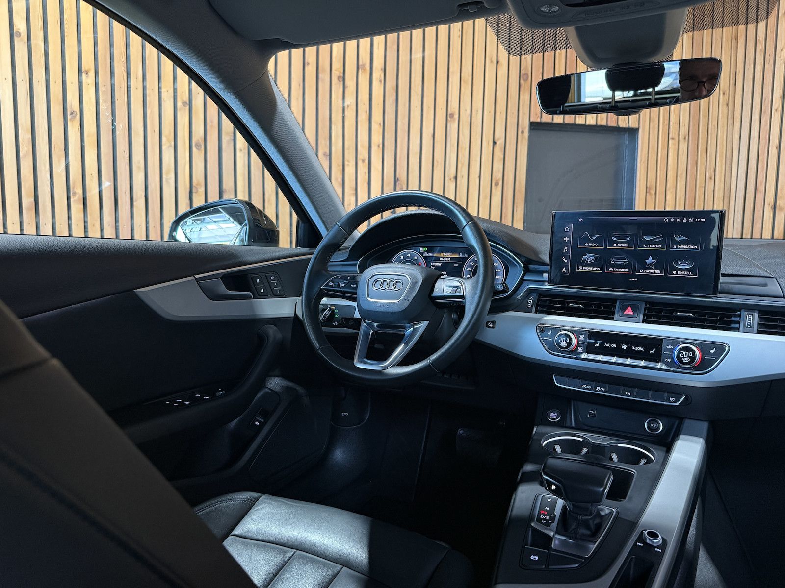 Fahrzeugabbildung Audi A4 Avant adv. TFSI *Navi*Kam*Virtual*Leder*ACC