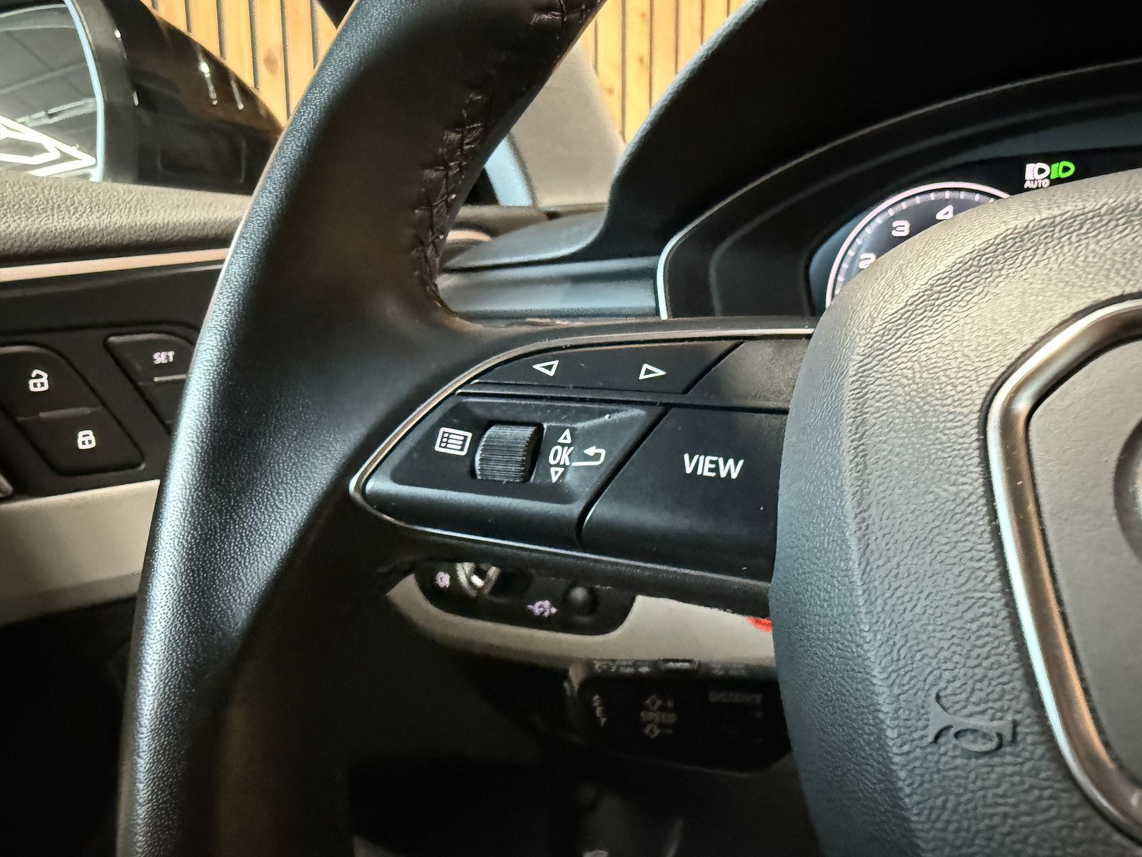Fahrzeugabbildung Audi A4 Avant adv. TFSI *Navi*Kam*Virtual*Leder*ACC