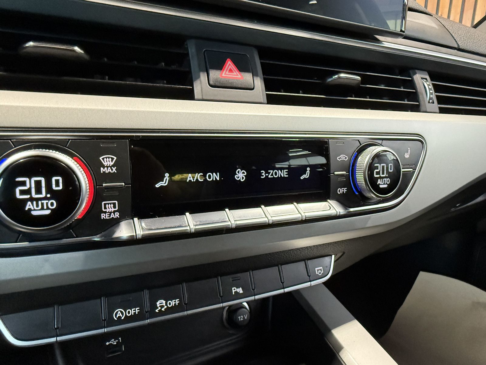 Fahrzeugabbildung Audi A4 Avant adv. TFSI *Navi*Kam*Virtual*Leder*ACC