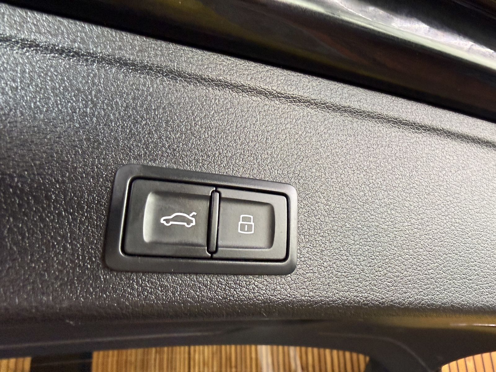 Fahrzeugabbildung Audi A4 Avant adv. TFSI *Navi*Kam*Virtual*Leder*ACC