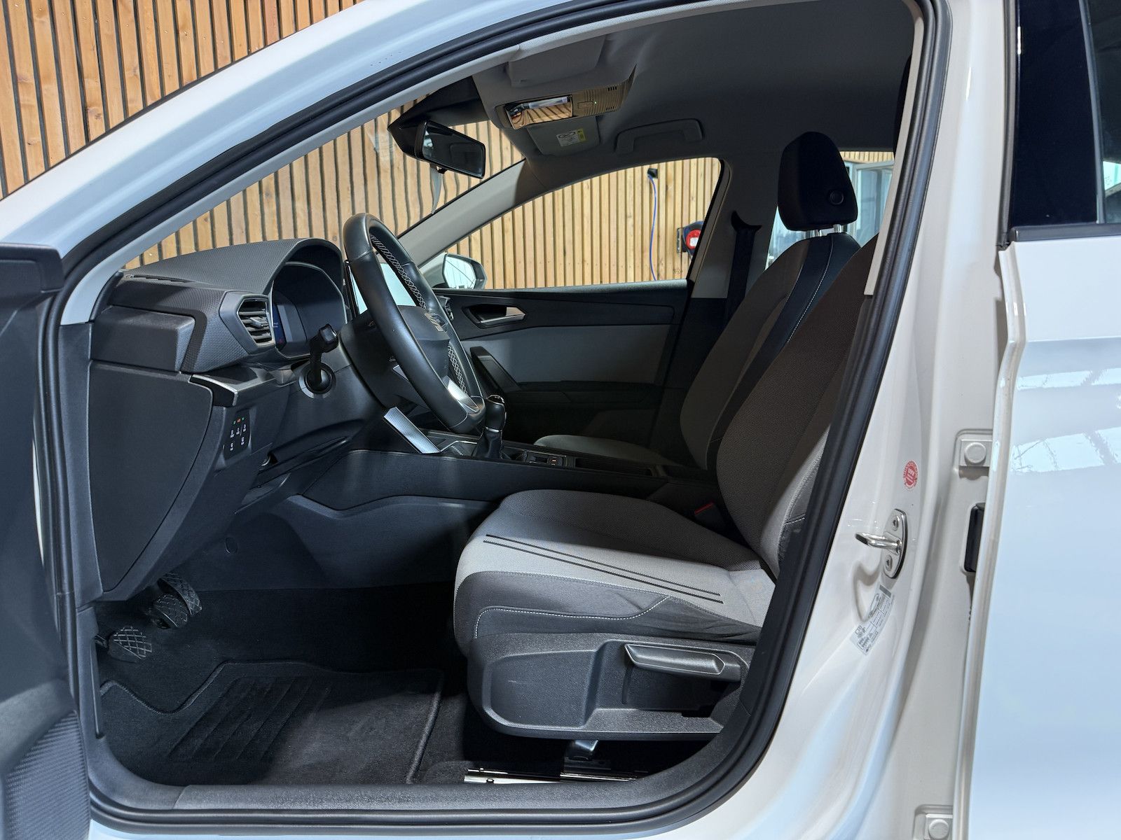 Fahrzeugabbildung SEAT Leon TSI Limo Style *Navi*LED*Virtual*Tempo*PDC*