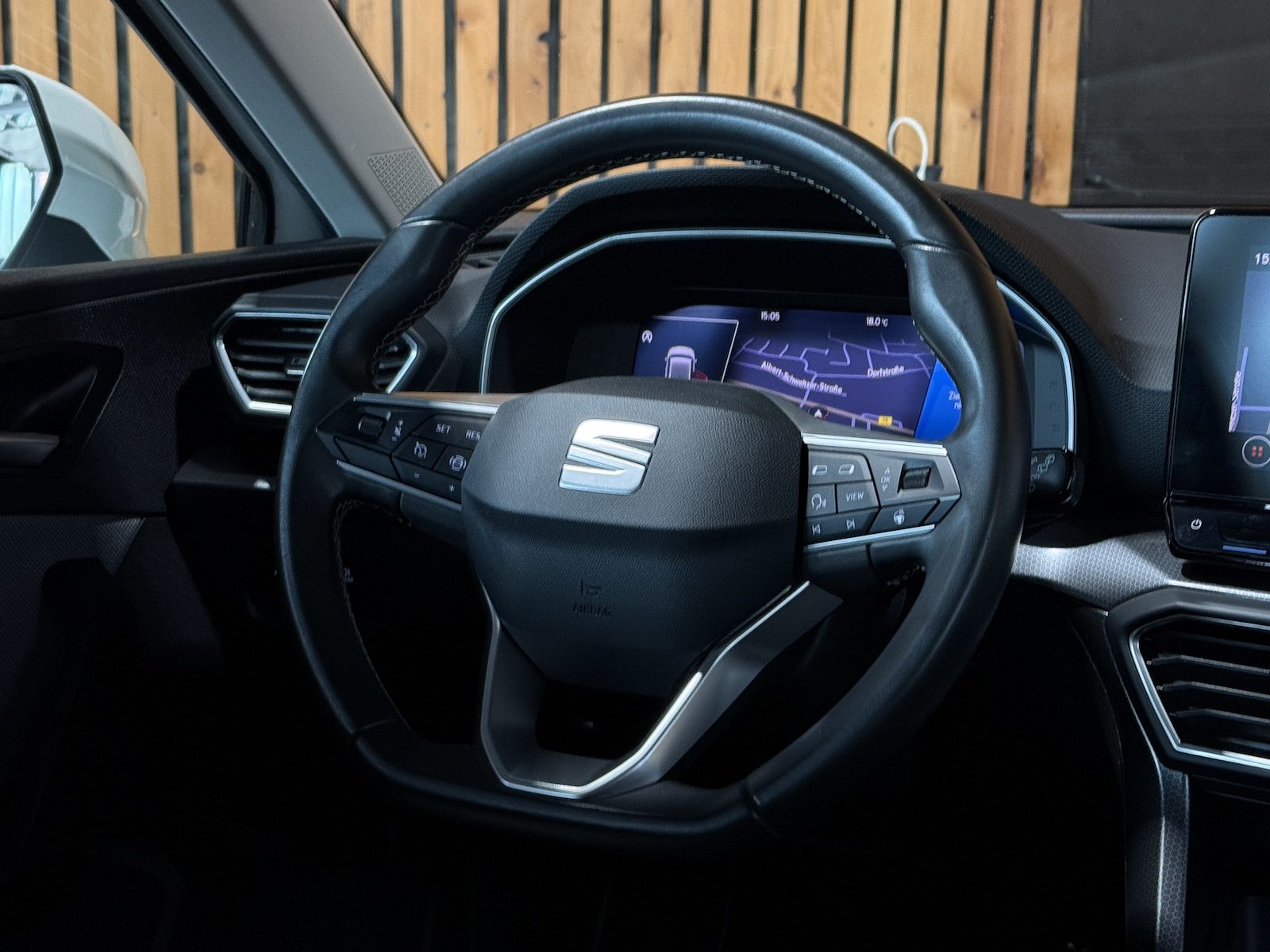 Fahrzeugabbildung SEAT Leon TSI Limo Style *Navi*LED*Virtual*Tempo*PDC*