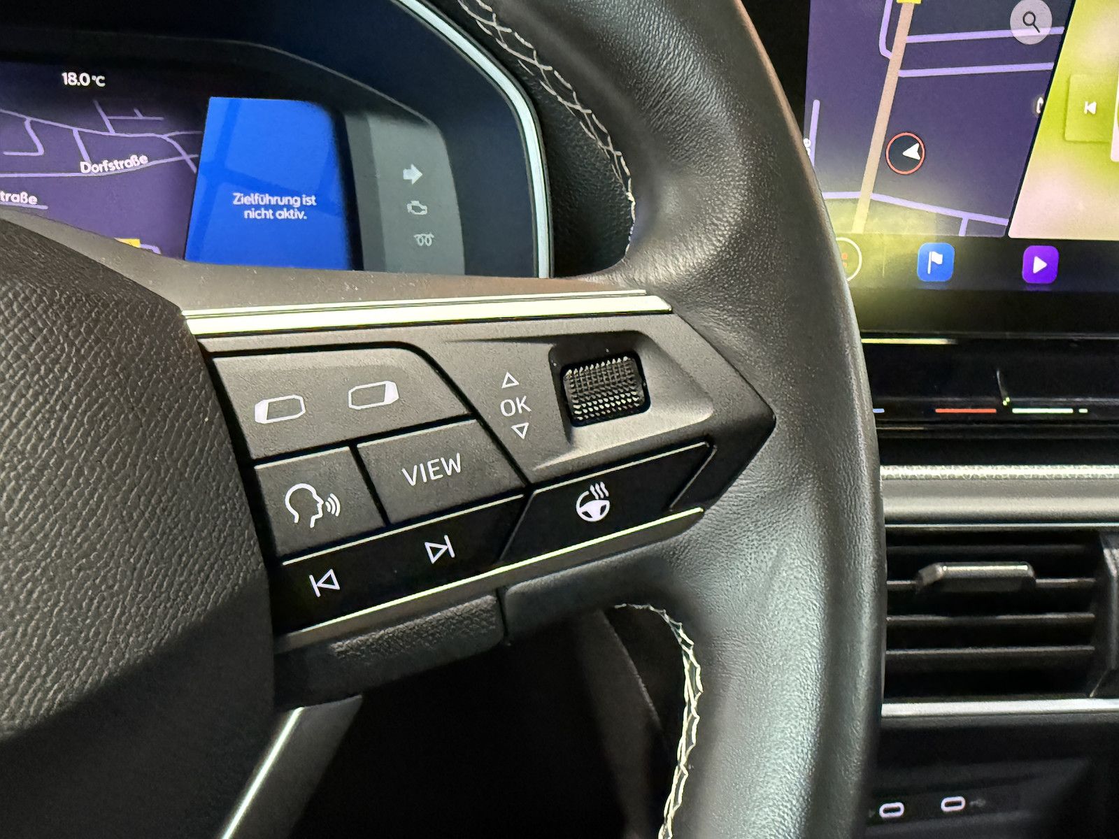 Fahrzeugabbildung SEAT Leon TSI Limo Style *Navi*LED*Virtual*Tempo*PDC*