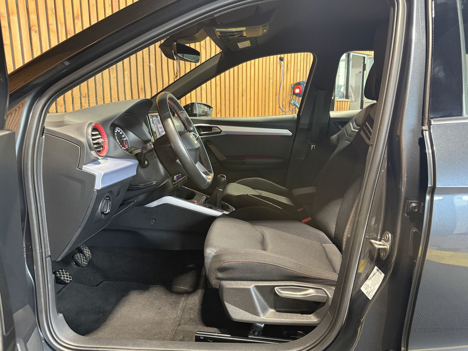 Fahrzeugabbildung SEAT Arona 1,0TSI FR-Line Navi*App*Kamera*ACC*Keyless