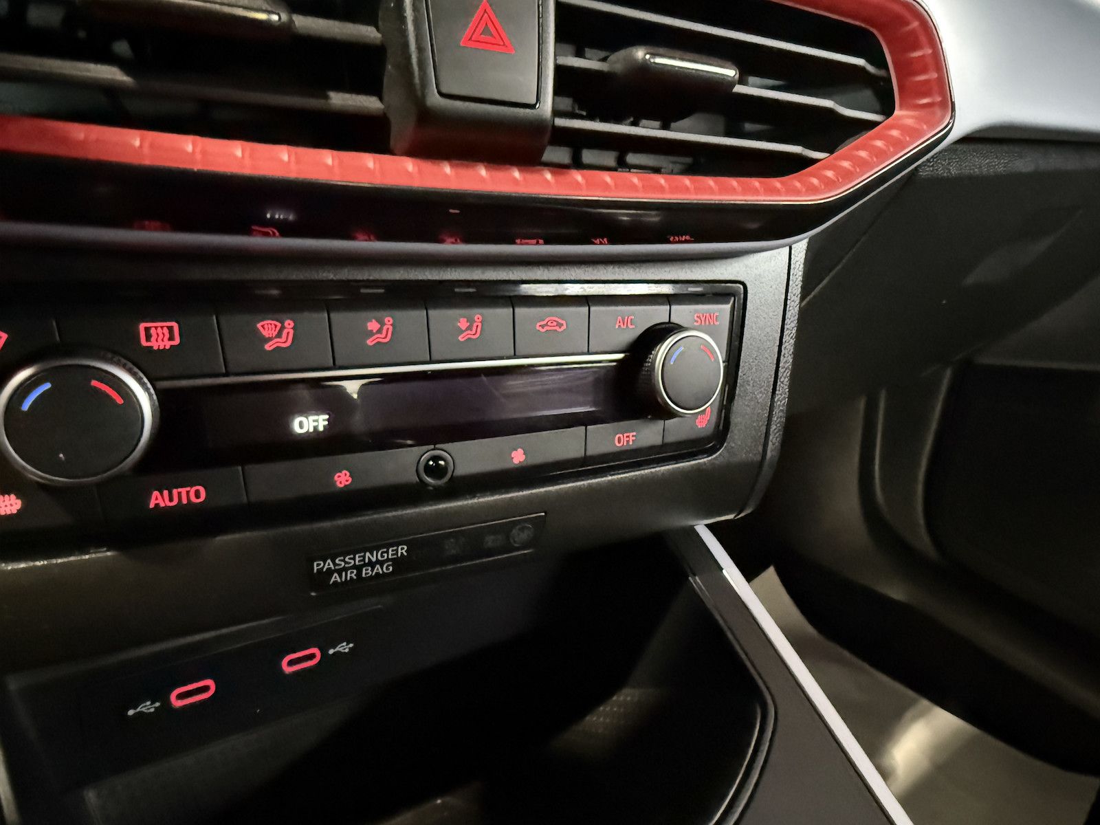 Fahrzeugabbildung SEAT Arona 1,0TSI FR-Line Navi*App*Kamera*ACC*Keyless