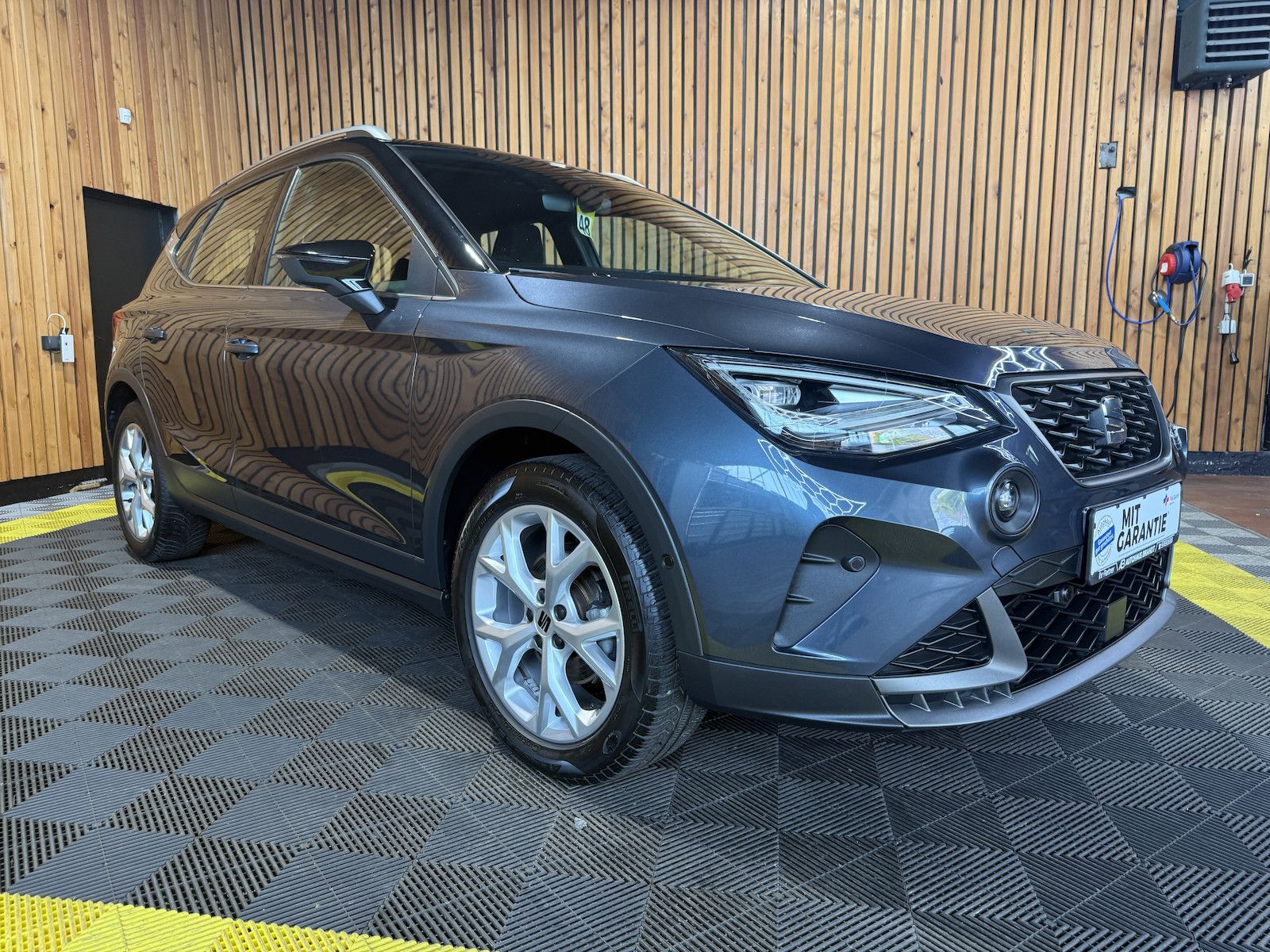 Fahrzeugabbildung SEAT Arona 1,0TSI FR-Line Navi*App*Kamera*ACC*Keyless