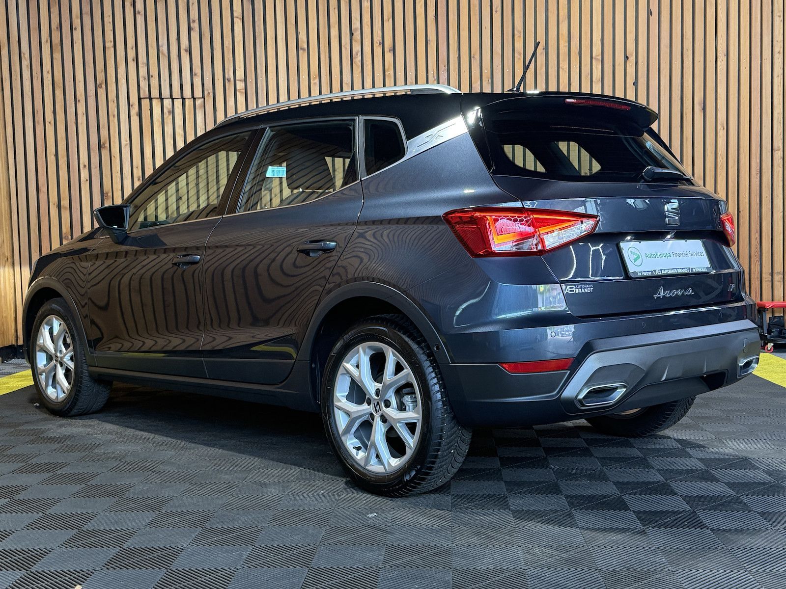 Fahrzeugabbildung SEAT Arona 1,0TSI FR-Line Navi*App*Kamera*ACC*Keyless