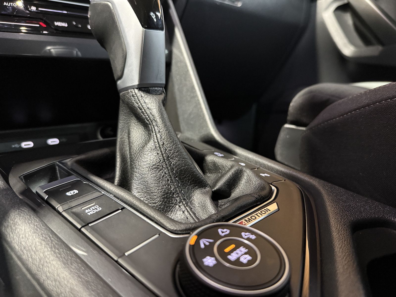 Fahrzeugabbildung Volkswagen Tiguan Allspace 2,0TDI 4M 7-Sitzer*Navi*AHK*LED