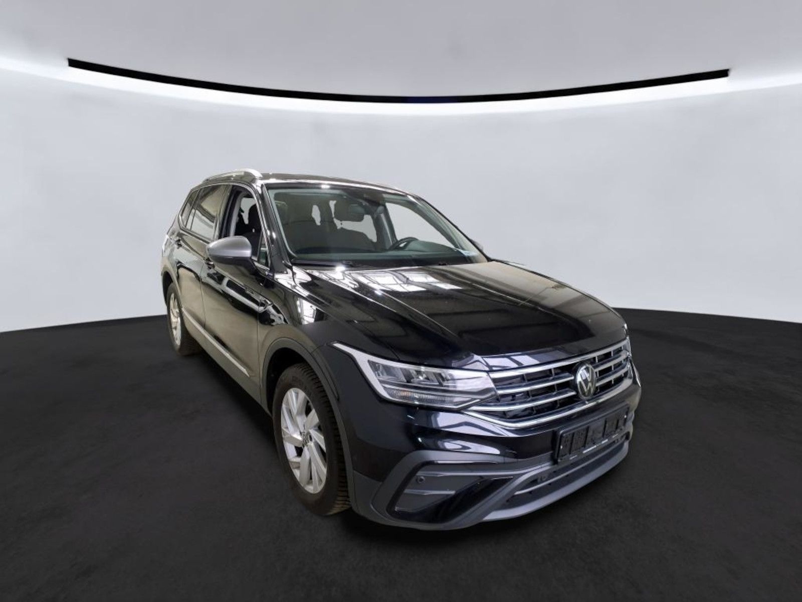 Fahrzeugabbildung Volkswagen Tiguan Allspace 2,0TDI 4M 7-Sitzer*Navi*AHK*LED