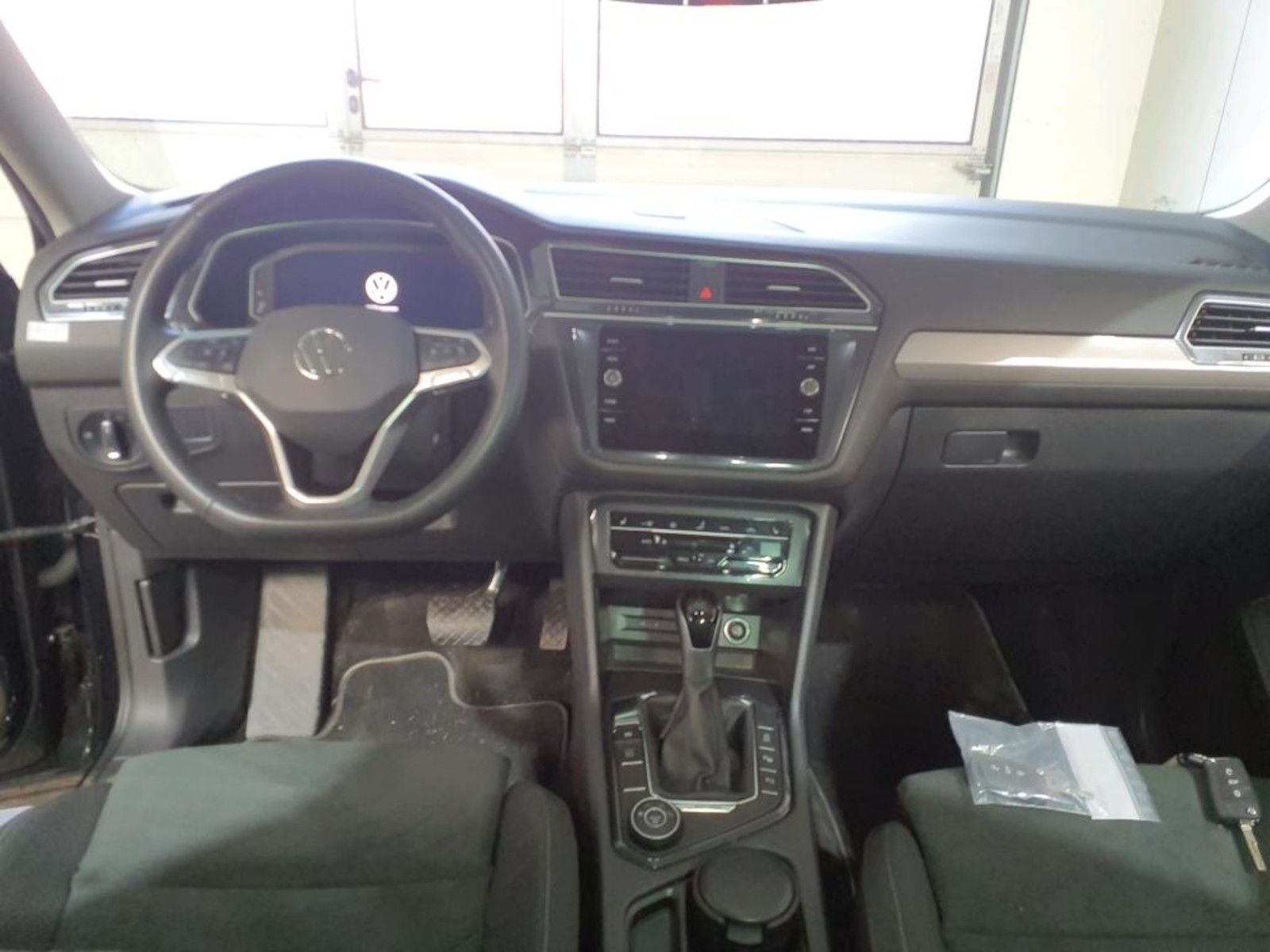 Fahrzeugabbildung Volkswagen Tiguan Allspace 2,0TDI 4M 7-Sitzer*Navi*AHK*LED