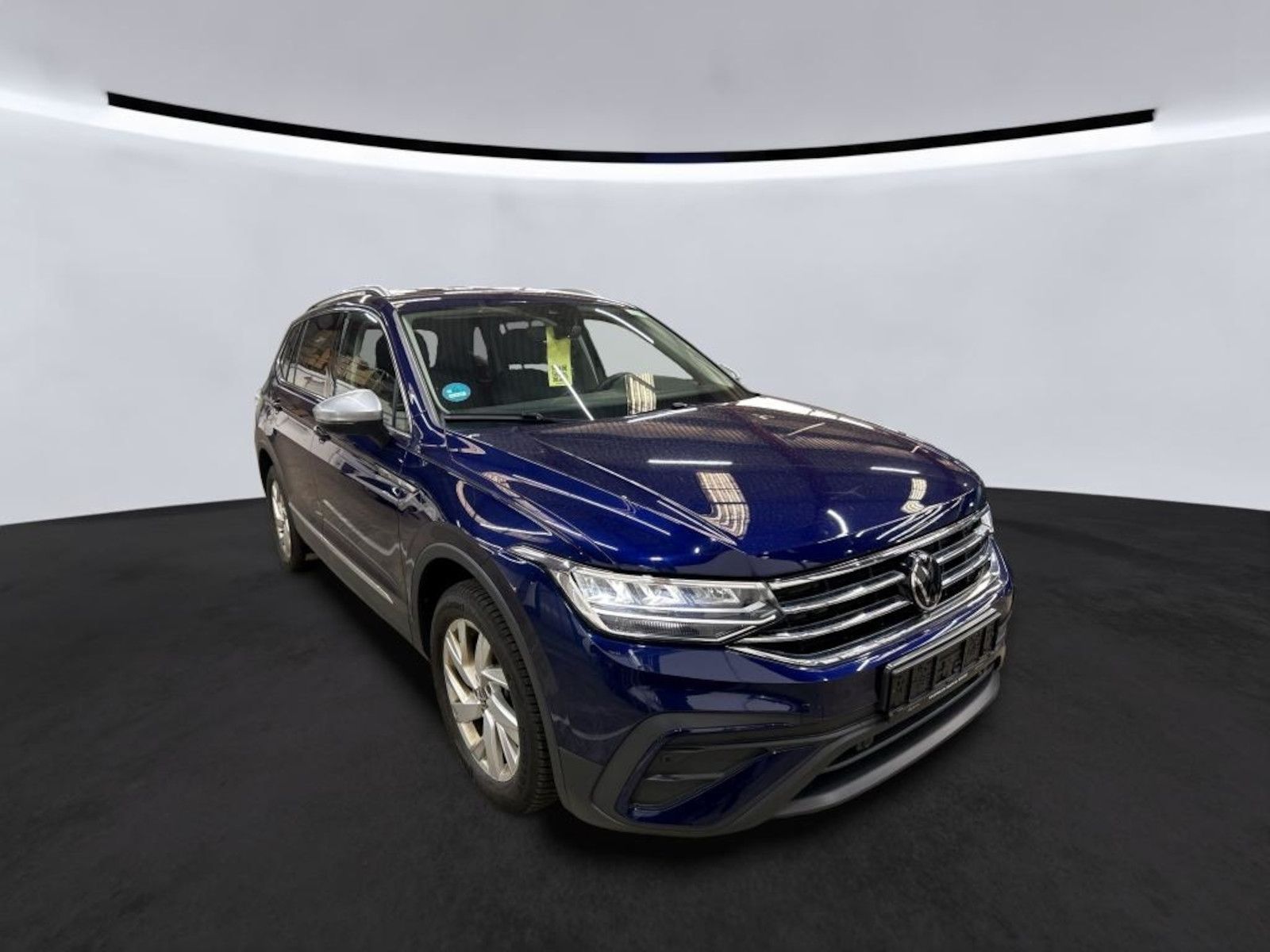 Fahrzeugabbildung Volkswagen Tiguan Allspace 2,0TDI 4M 7-Sitzer*Navi*AHK*LED