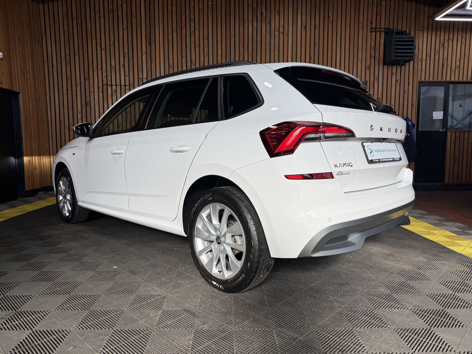 Fahrzeugabbildung SKODA Kamiq Clever TSI *Navi*Kam*LED*ACC*Virtual*App*