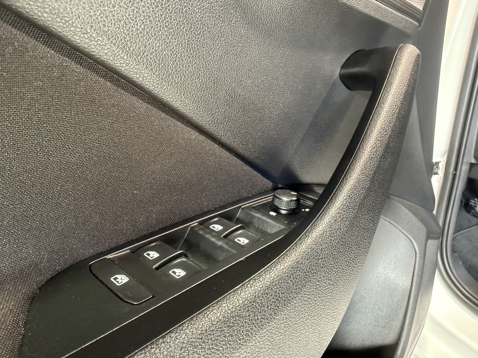 Fahrzeugabbildung SKODA Kamiq Clever TSI *Navi*Kam*LED*ACC*Virtual*App*