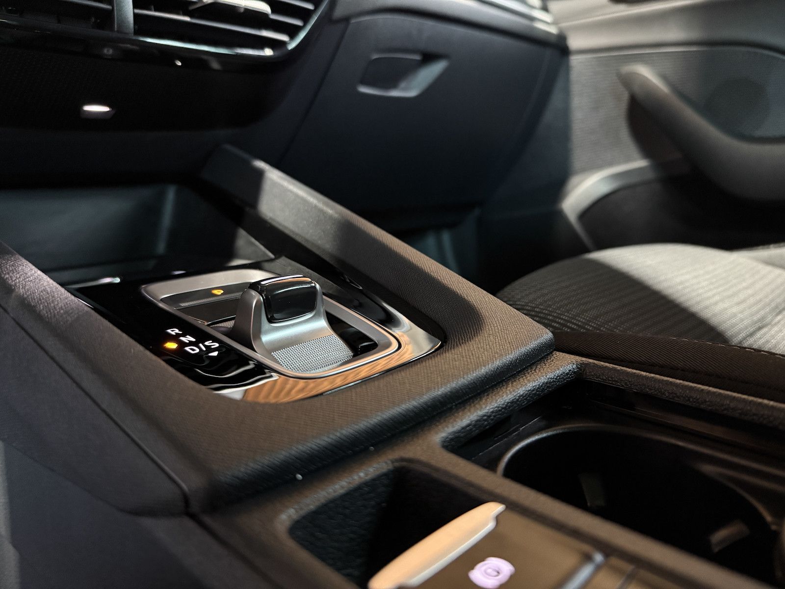 Fahrzeugabbildung SKODA Octavia Combi Selec. 2,0 TDI DSG *Navi*LED*Keyl.