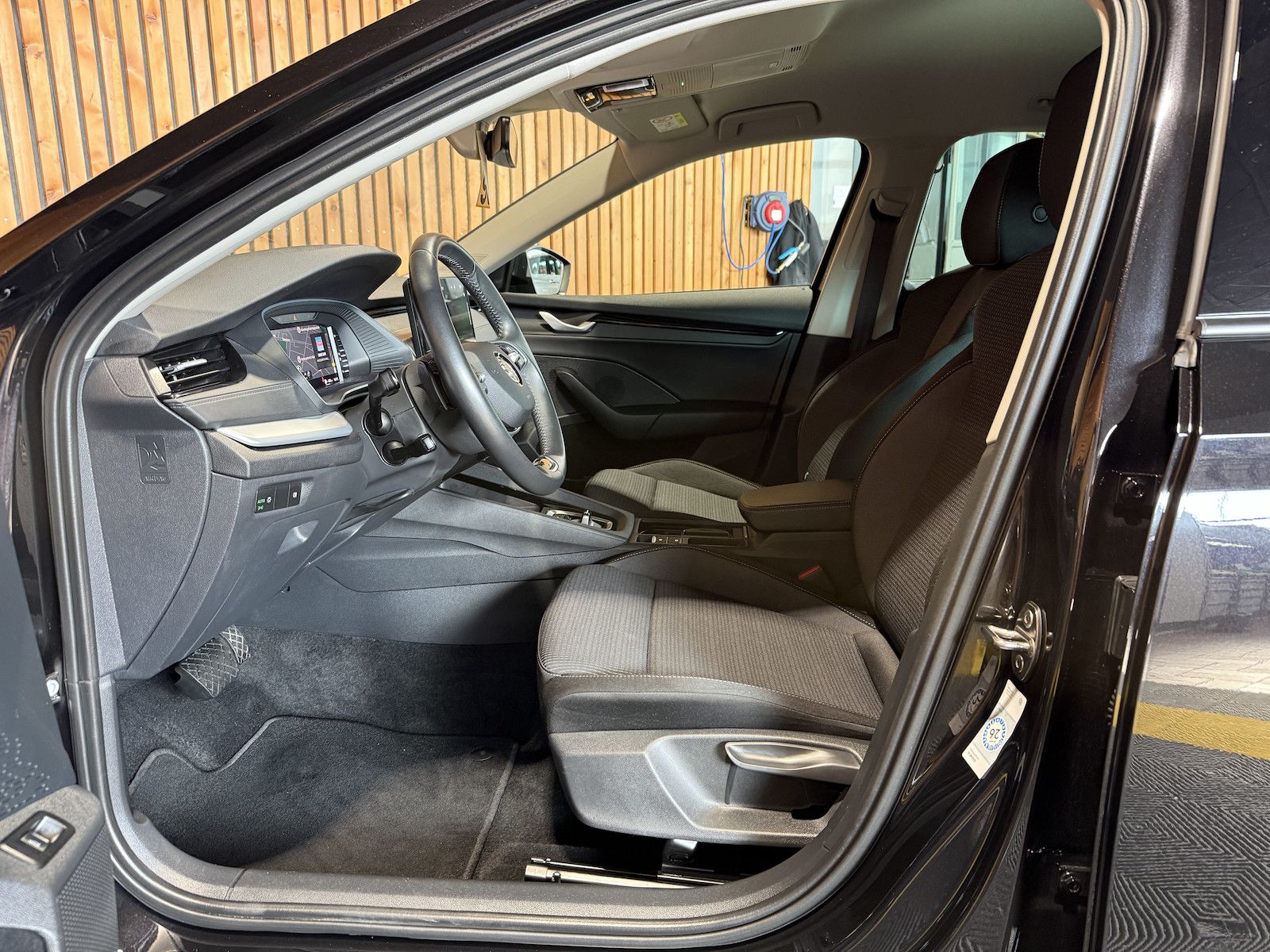 Fahrzeugabbildung SKODA Octavia Combi Selec. 2,0 TDI DSG *Navi*LED*Keyl.