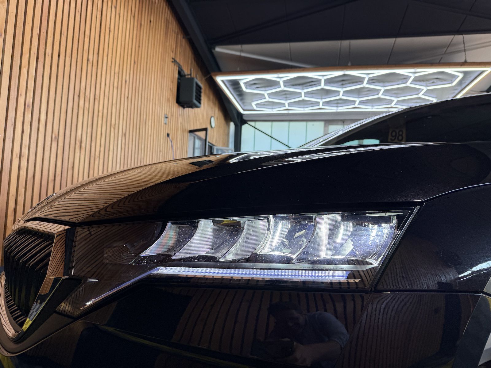 Fahrzeugabbildung SKODA Octavia Combi Selec. 2,0 TDI DSG *Navi*LED*Keyl.