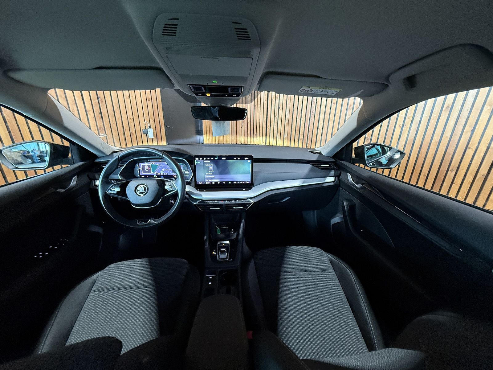 Fahrzeugabbildung SKODA Octavia Combi Selec. 2,0 TDI DSG *Navi*LED*Keyl.