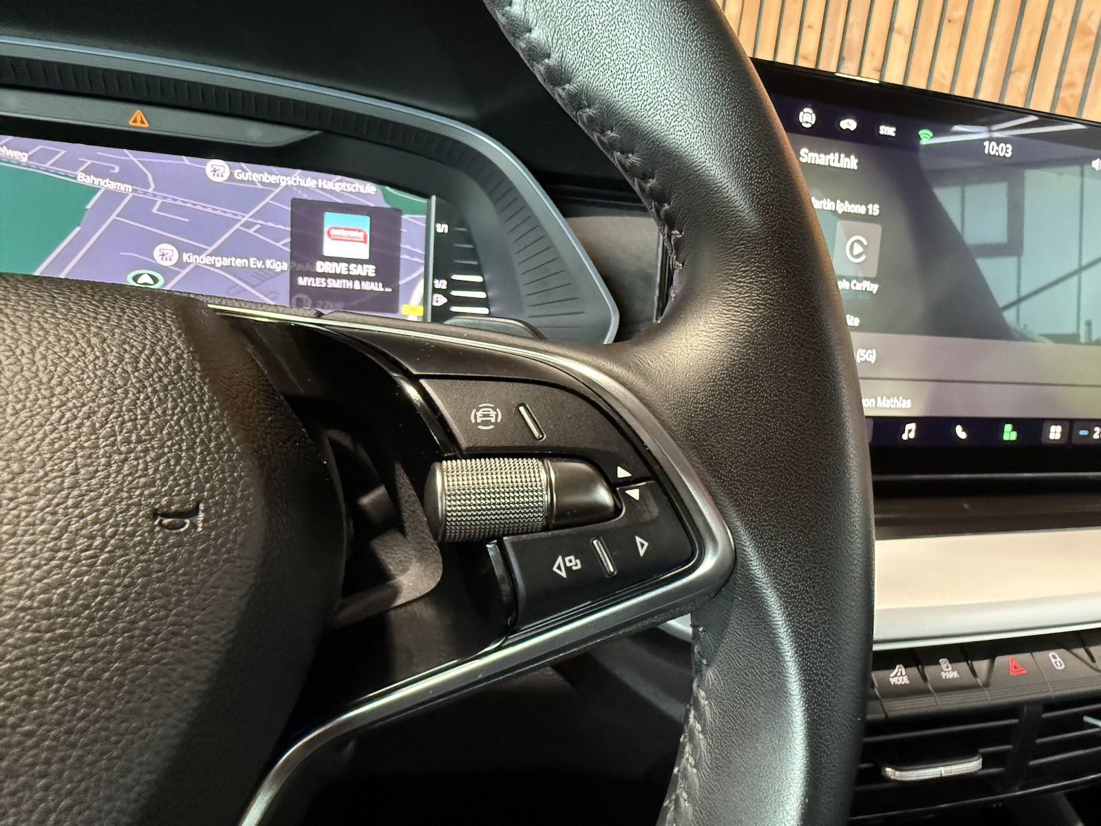 Fahrzeugabbildung SKODA Octavia Combi Selec. 2,0 TDI DSG *Navi*LED*Keyl.