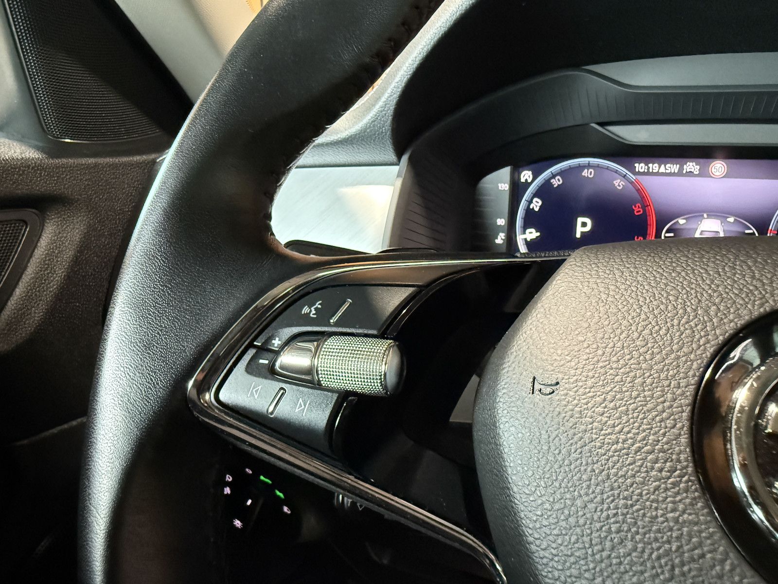 Fahrzeugabbildung SKODA Kodiaq 2,0 TDI DSG *Navi*LED*AHK*Virtual*ACC*