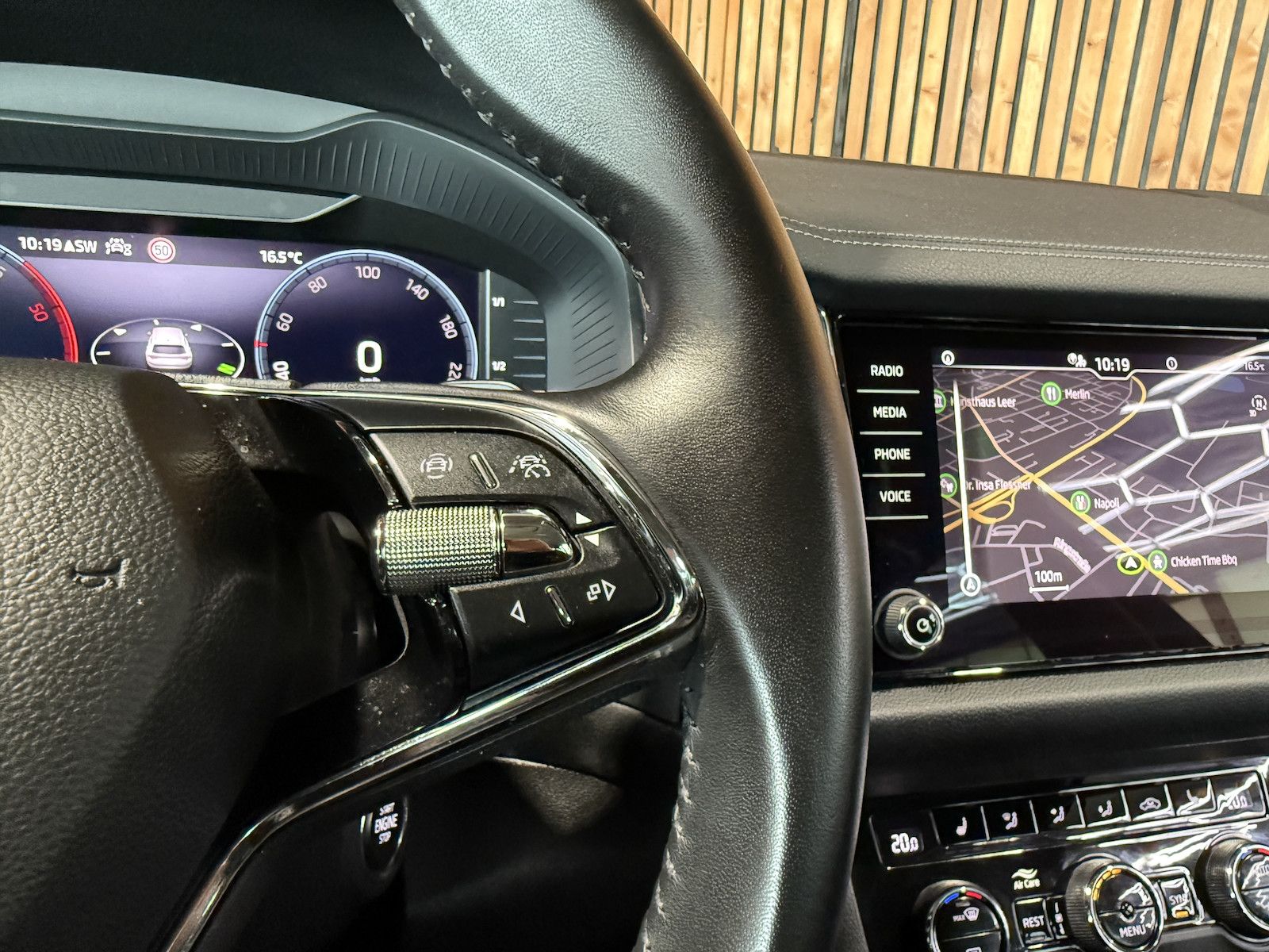 Fahrzeugabbildung SKODA Kodiaq 2,0 TDI DSG *Navi*LED*AHK*Virtual*ACC*