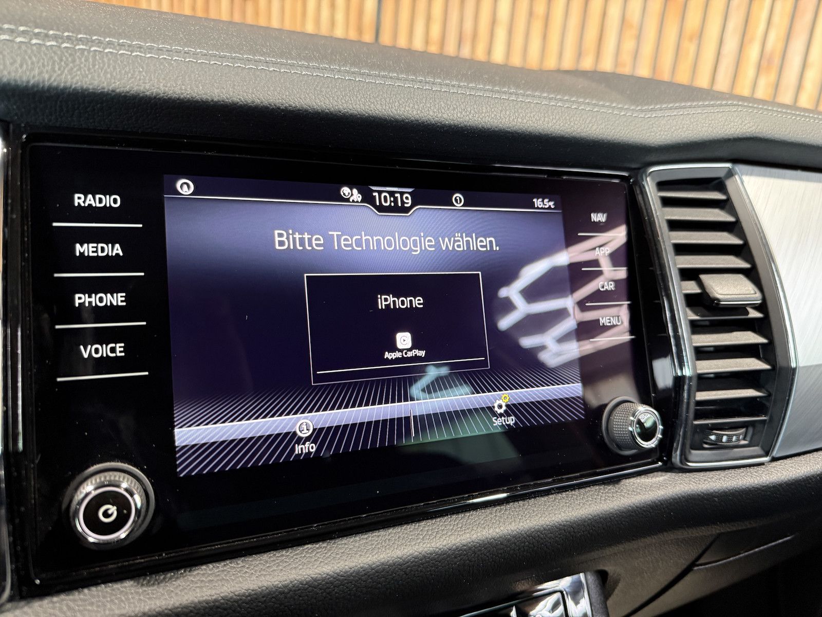 Fahrzeugabbildung SKODA Kodiaq 2,0 TDI DSG *Navi*LED*AHK*Virtual*ACC*
