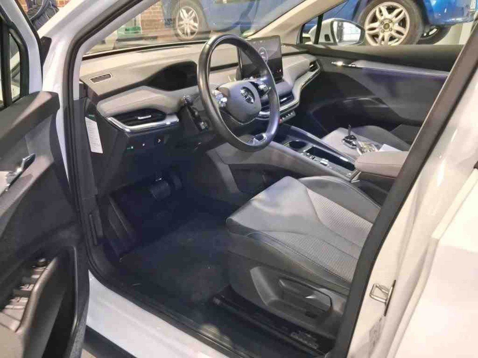 Fahrzeugabbildung SKODA Enyaq 50 Loft *Navi*ACC*Kam**Keyless*Ambiente