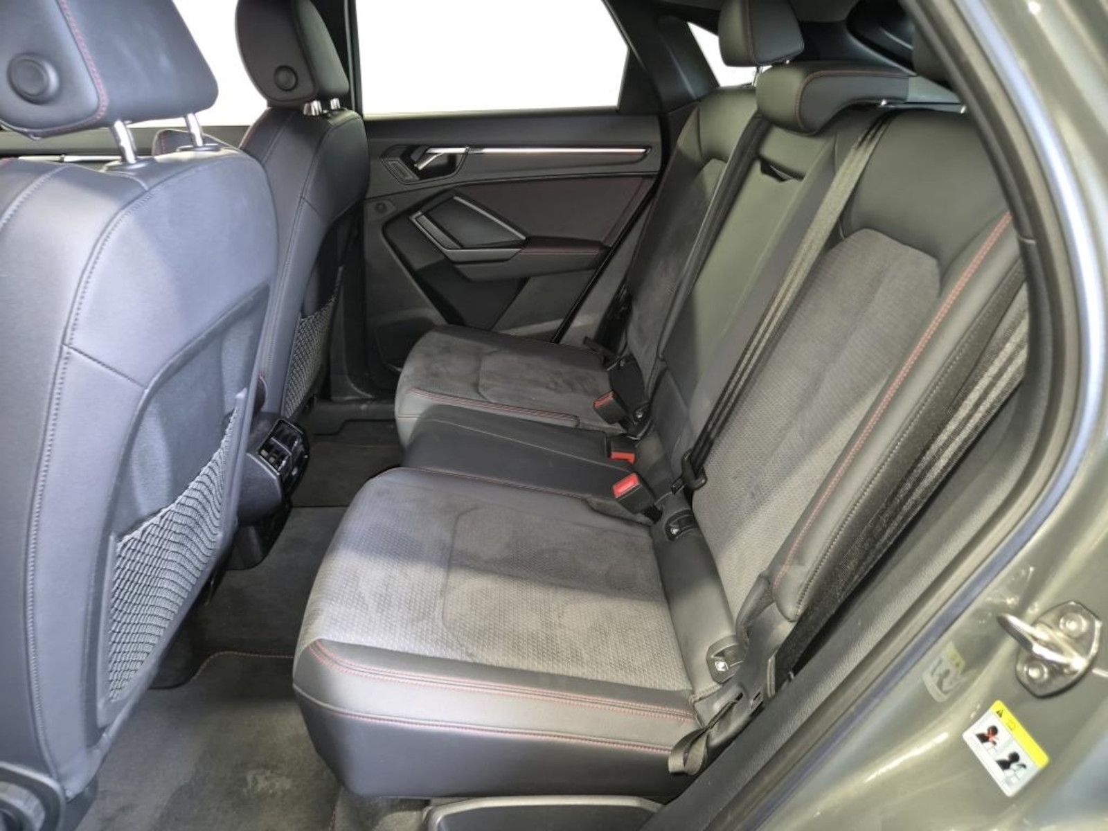 Fahrzeugabbildung Audi Q3 Sportback 45TFSI e S Line*Black*Navi*LED*Kam*