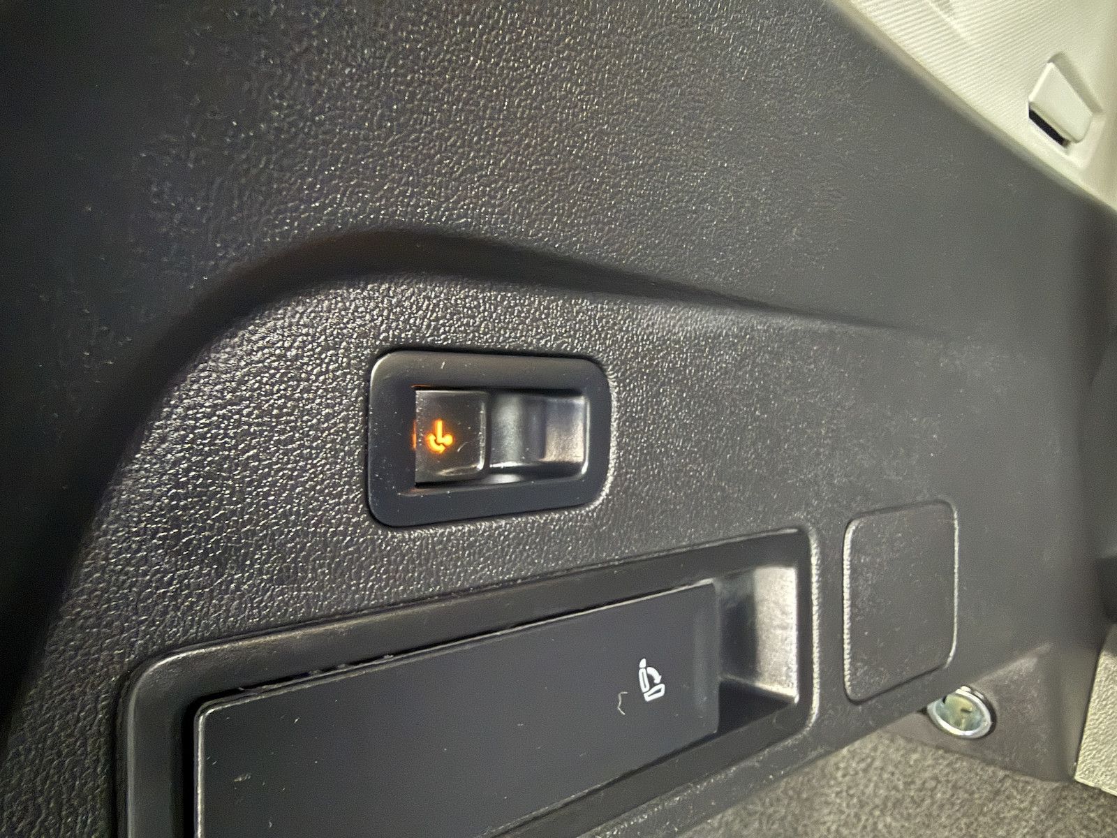 Fahrzeugabbildung Volkswagen Tiguan Allspace 1,5TSI DSG 7-Sitzer*Navi*LED*AHK