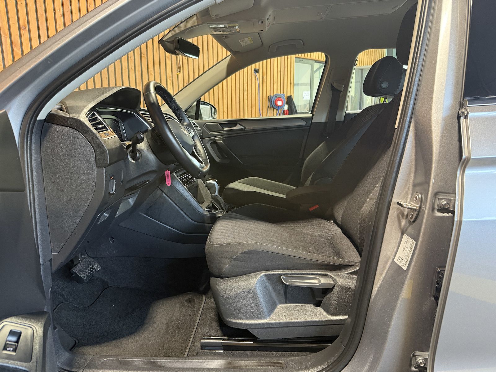 Fahrzeugabbildung Volkswagen Tiguan Allspace 1,5TSI DSG 7-Sitzer*Navi*LED*AHK