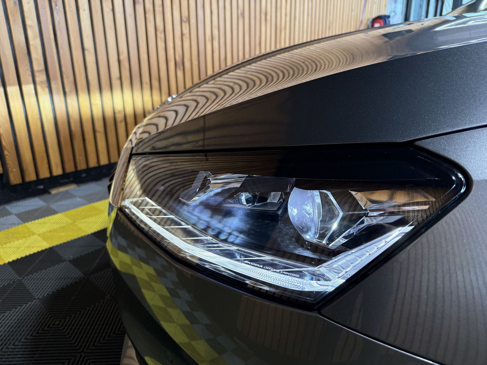 Fahrzeugabbildung SKODA Fabia 1,0 TSI Tour *Navi*LED*Tempo*Kamera*Alu*